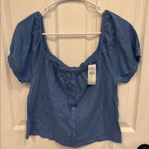 American Eagle Outfitters Blue On or Off The Shoulder Sleeve Crop Top